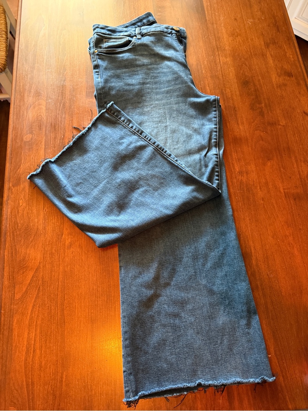 Kut from the Kloth Dark Blue Wide-Leg Jeans with Frayed Hem